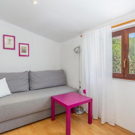 Beautiful Apartment In Omisalj With Kitchen Exteriör bild